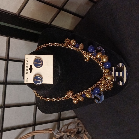 Anchor chain 18" w/matching Anchor earrings ⚓ - Picture 2 of 6